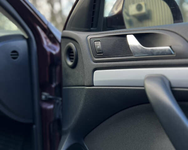 Червоний Шкода Октавія, об'ємом двигуна 1.6 л та пробігом 229 тис. км за 8200 $, фото 8 на Automoto.ua