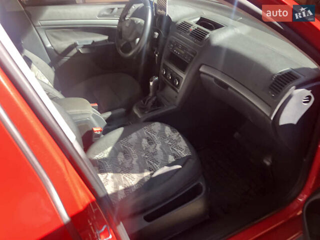Червоний Шкода Октавія, об'ємом двигуна 1.6 л та пробігом 241 тис. км за 6799 $, фото 17 на Automoto.ua