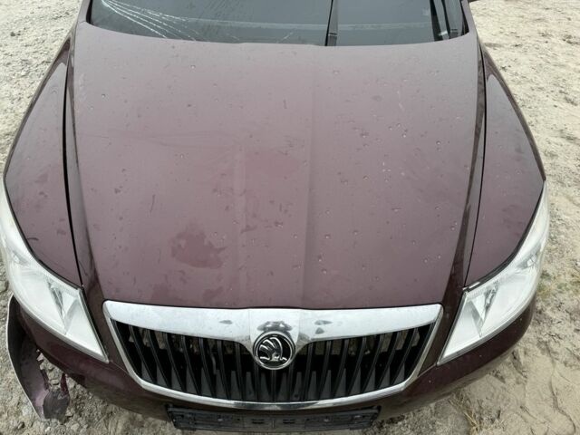 Красный Шкода Октавия, объемом двигателя 1.8 л и пробегом 173 тыс. км за 2500 $, фото 2 на Automoto.ua