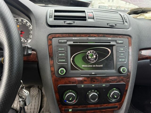 Красный Шкода Октавия, объемом двигателя 1.8 л и пробегом 173 тыс. км за 2500 $, фото 10 на Automoto.ua