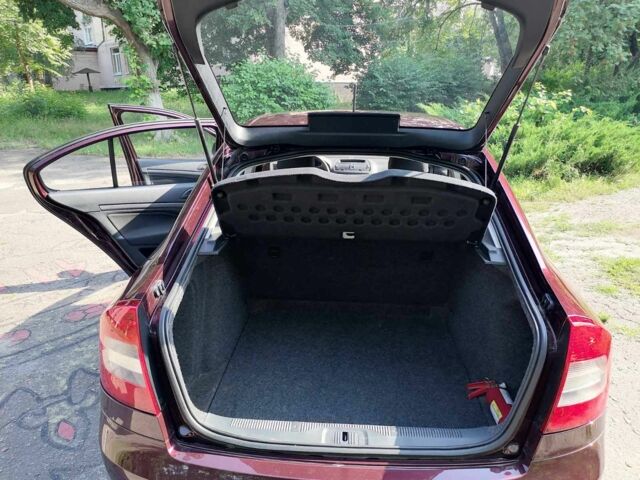 Червоний Шкода Октавія, об'ємом двигуна 1.2 л та пробігом 350 тис. км за 5000 $, фото 6 на Automoto.ua