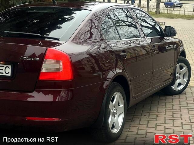 Червоний Шкода Октавія, об'ємом двигуна 1.8 л та пробігом 210 тис. км за 7900 $, фото 3 на Automoto.ua