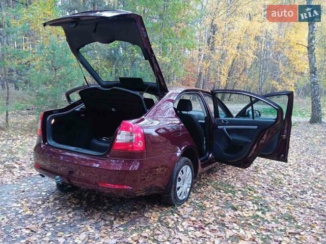 Красный Шкода Октавия, объемом двигателя 1.6 л и пробегом 156 тыс. км за 9500 $, фото 18 на Automoto.ua