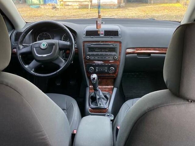 Червоний Шкода Октавія, об'ємом двигуна 1.8 л та пробігом 248 тис. км за 8200 $, фото 4 на Automoto.ua