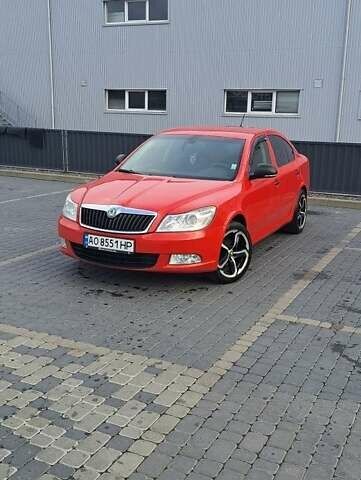 Червоний Шкода Октавія, об'ємом двигуна 1.2 л та пробігом 245 тис. км за 6000 $, фото 1 на Automoto.ua