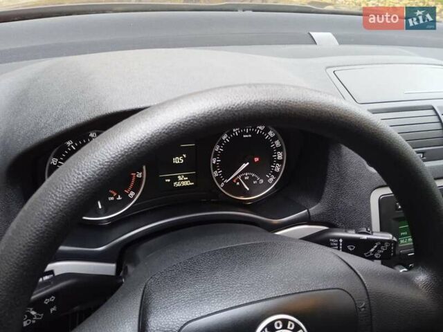Красный Шкода Октавия, объемом двигателя 1.6 л и пробегом 156 тыс. км за 9500 $, фото 22 на Automoto.ua