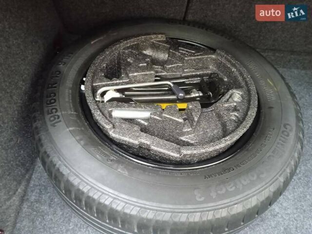 Красный Шкода Октавия, объемом двигателя 1.6 л и пробегом 156 тыс. км за 9500 $, фото 37 на Automoto.ua