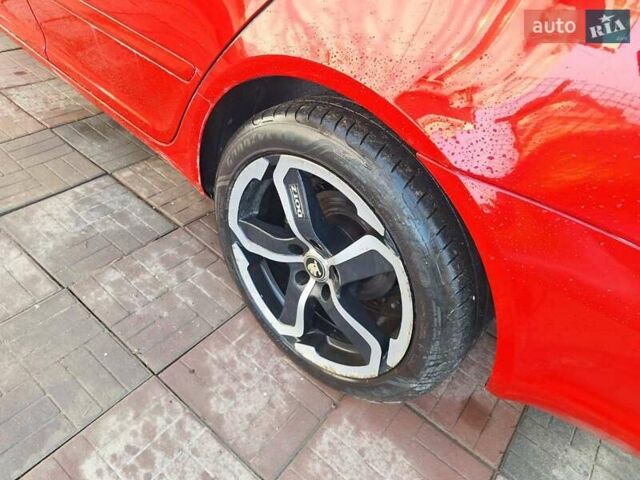 Червоний Шкода Октавія, об'ємом двигуна 1.2 л та пробігом 245 тис. км за 6000 $, фото 7 на Automoto.ua