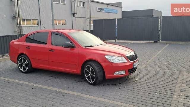 Червоний Шкода Октавія, об'ємом двигуна 1.2 л та пробігом 245 тис. км за 6000 $, фото 9 на Automoto.ua
