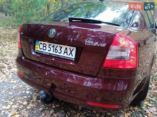 Красный Шкода Октавия, объемом двигателя 1.6 л и пробегом 156 тыс. км за 9500 $, фото 2 на Automoto.ua
