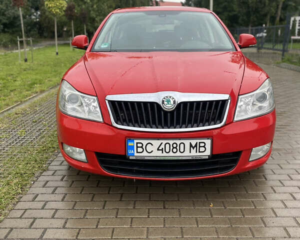 Червоний Шкода Октавія, об'ємом двигуна 1.6 л та пробігом 302 тис. км за 7000 $, фото 2 на Automoto.ua