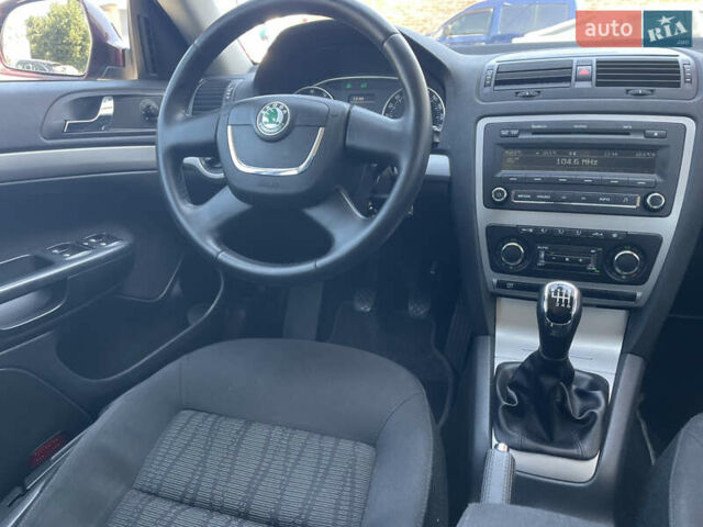 Червоний Шкода Октавія, об'ємом двигуна 1.4 л та пробігом 223 тис. км за 8300 $, фото 32 на Automoto.ua