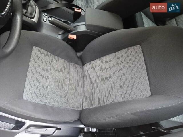 Красный Шкода Октавия, объемом двигателя 1.6 л и пробегом 156 тыс. км за 9500 $, фото 27 на Automoto.ua