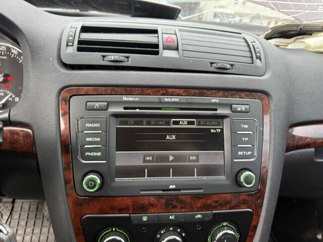 Красный Шкода Октавия, объемом двигателя 1.8 л и пробегом 173 тыс. км за 2500 $, фото 11 на Automoto.ua