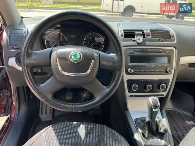 Красный Шкода Октавия, объемом двигателя 1.6 л и пробегом 237 тыс. км за 8500 $, фото 17 на Automoto.ua
