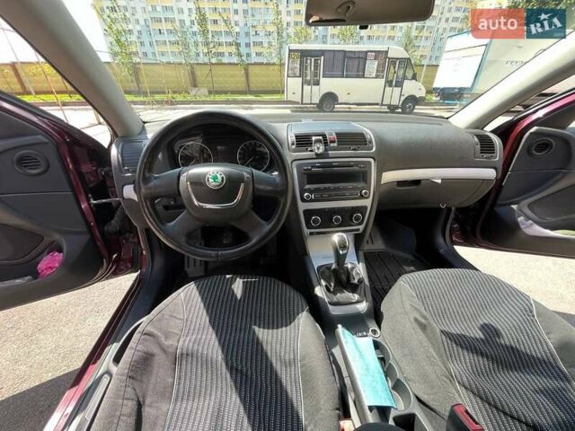Красный Шкода Октавия, объемом двигателя 1.6 л и пробегом 237 тыс. км за 8500 $, фото 16 на Automoto.ua