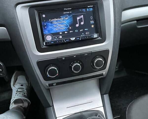 Красный Шкода Октавия, объемом двигателя 1.8 л и пробегом 167 тыс. км за 8200 $, фото 9 на Automoto.ua