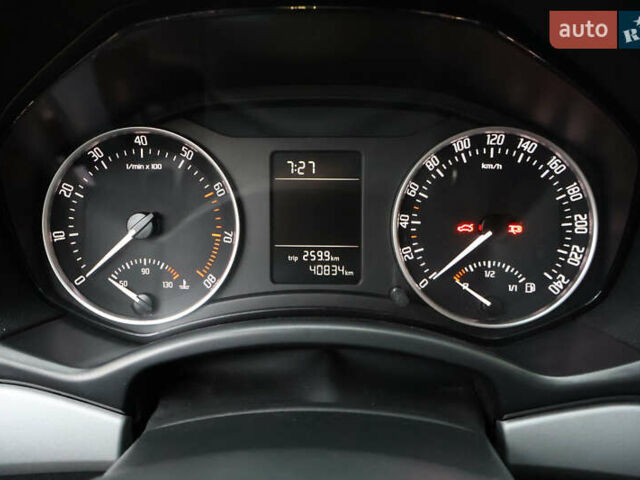 Красный Шкода Октавия, объемом двигателя 1.8 л и пробегом 40 тыс. км за 9600 $, фото 19 на Automoto.ua