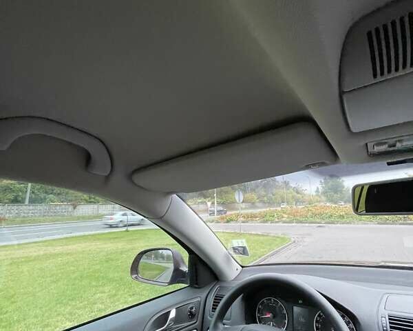 Красный Шкода Октавия, объемом двигателя 1.8 л и пробегом 167 тыс. км за 8200 $, фото 13 на Automoto.ua