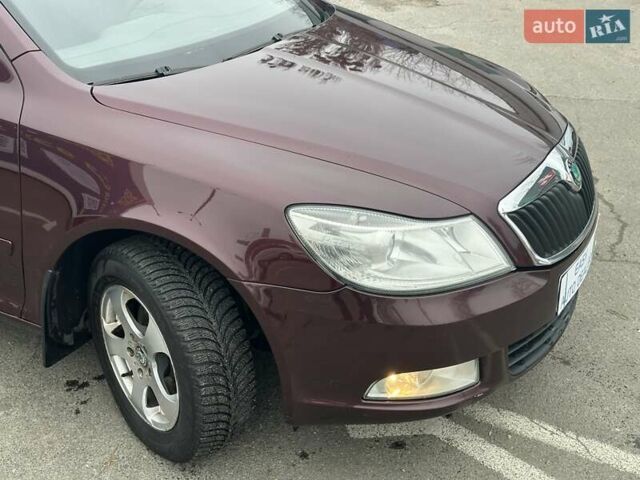 Красный Шкода Октавия, объемом двигателя 1.8 л и пробегом 168 тыс. км за 7490 $, фото 10 на Automoto.ua