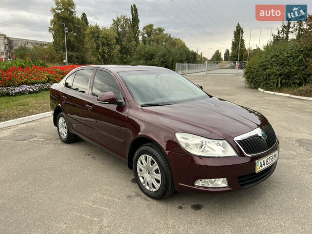 Красный Шкода Октавия, объемом двигателя 1.8 л и пробегом 24 тыс. км за 10499 $, фото 2 на Automoto.ua
