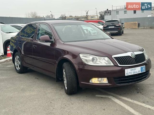 Красный Шкода Октавия, объемом двигателя 1.8 л и пробегом 168 тыс. км за 7490 $, фото 3 на Automoto.ua