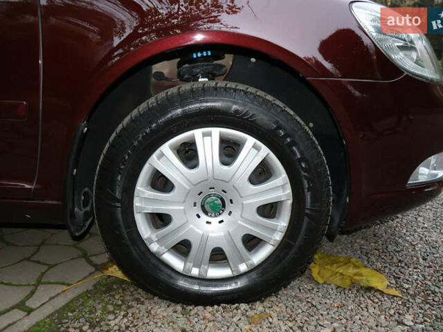 Красный Шкода Октавия, объемом двигателя 1.8 л и пробегом 40 тыс. км за 9600 $, фото 45 на Automoto.ua