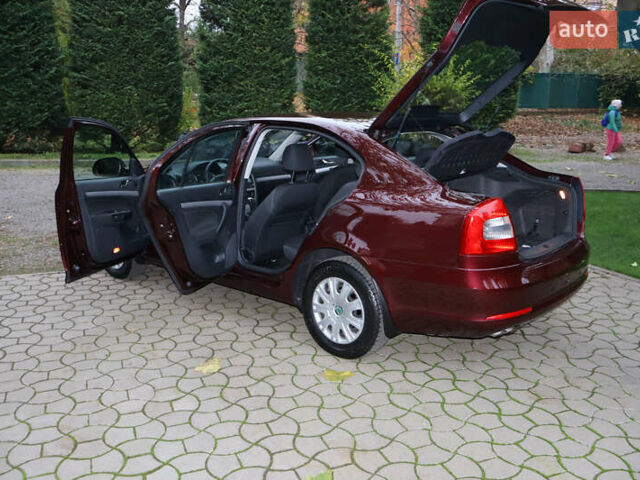 Красный Шкода Октавия, объемом двигателя 1.8 л и пробегом 40 тыс. км за 9600 $, фото 31 на Automoto.ua
