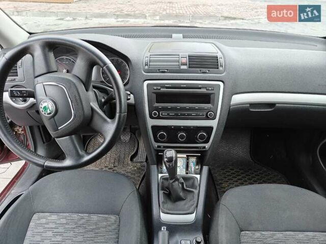 Красный Шкода Октавия, объемом двигателя 1.8 л и пробегом 170 тыс. км за 8000 $, фото 9 на Automoto.ua