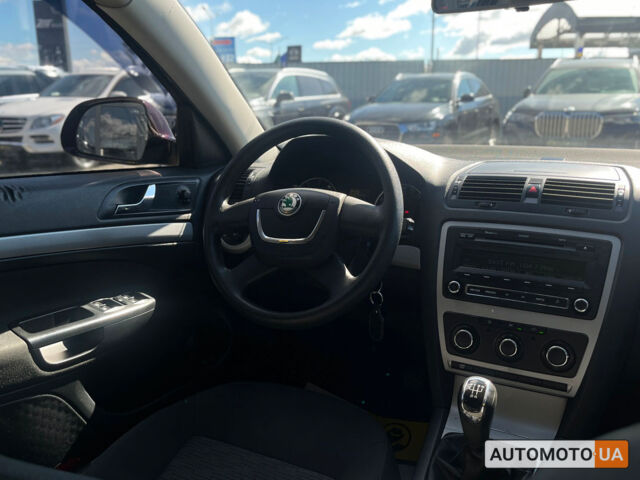 Червоний Шкода Октавія, об'ємом двигуна 1.6 л та пробігом 133 тис. км за 8600 $, фото 21 на Automoto.ua