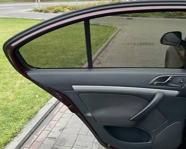 Красный Шкода Октавия, объемом двигателя 1.8 л и пробегом 167 тыс. км за 8200 $, фото 18 на Automoto.ua