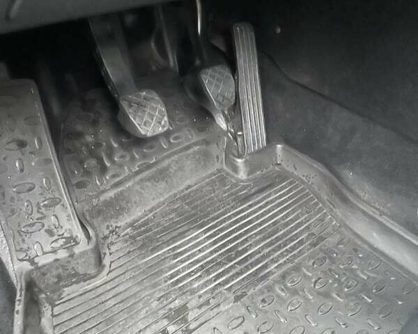 Красный Шкода Октавия, объемом двигателя 1.8 л и пробегом 167 тыс. км за 8200 $, фото 16 на Automoto.ua