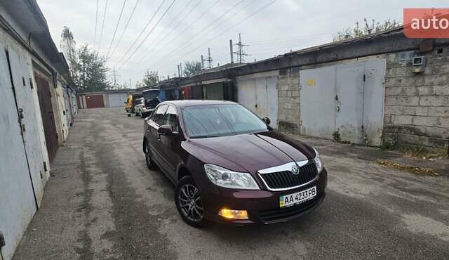 Червоний Шкода Октавія, об'ємом двигуна 1.8 л та пробігом 114 тис. км за 12000 $, фото 3 на Automoto.ua