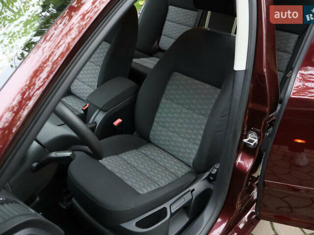 Красный Шкода Октавия, объемом двигателя 1.8 л и пробегом 40 тыс. км за 9600 $, фото 17 на Automoto.ua