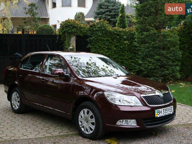 Красный Шкода Октавия, объемом двигателя 1.8 л и пробегом 40 тыс. км за 9600 $, фото 4 на Automoto.ua