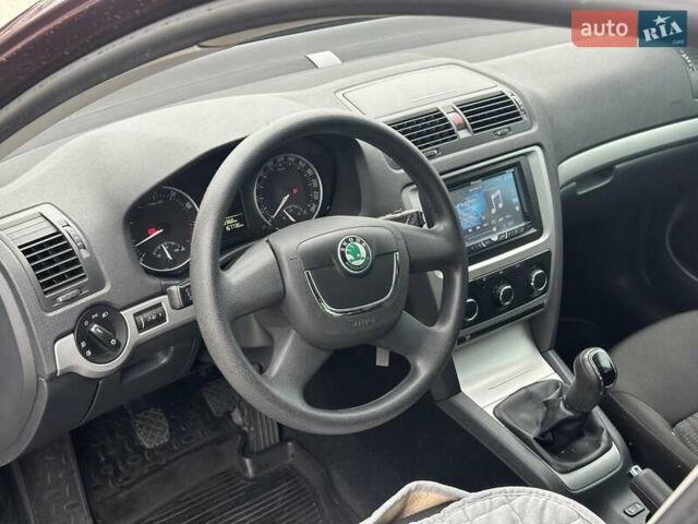 Красный Шкода Октавия, объемом двигателя 1.8 л и пробегом 168 тыс. км за 7490 $, фото 13 на Automoto.ua