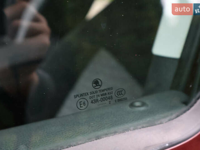 Красный Шкода Октавия, объемом двигателя 1.8 л и пробегом 40 тыс. км за 9600 $, фото 50 на Automoto.ua