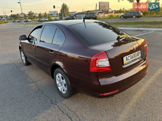 Красный Шкода Октавия, объемом двигателя 1.8 л и пробегом 195 тыс. км за 8300 $, фото 3 на Automoto.ua