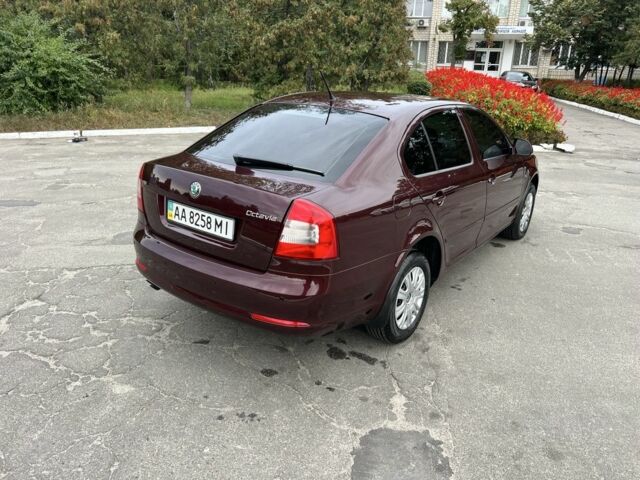Красный Шкода Октавия, объемом двигателя 1.8 л и пробегом 24 тыс. км за 10499 $, фото 4 на Automoto.ua