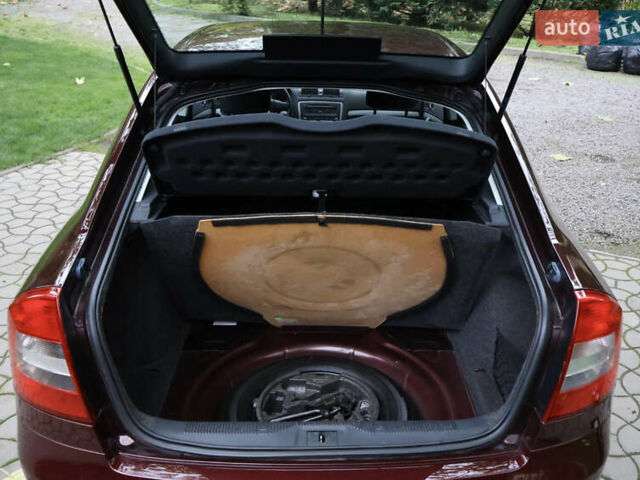Красный Шкода Октавия, объемом двигателя 1.8 л и пробегом 40 тыс. км за 9600 $, фото 33 на Automoto.ua