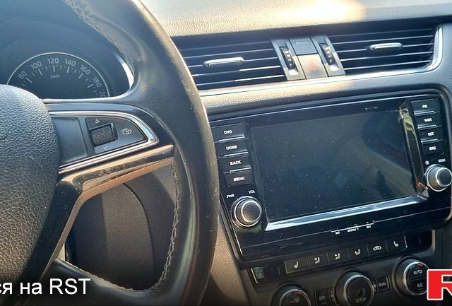 Червоний Шкода Октавія, об'ємом двигуна 1.4 л та пробігом 143 тис. км за 11000 $, фото 4 на Automoto.ua