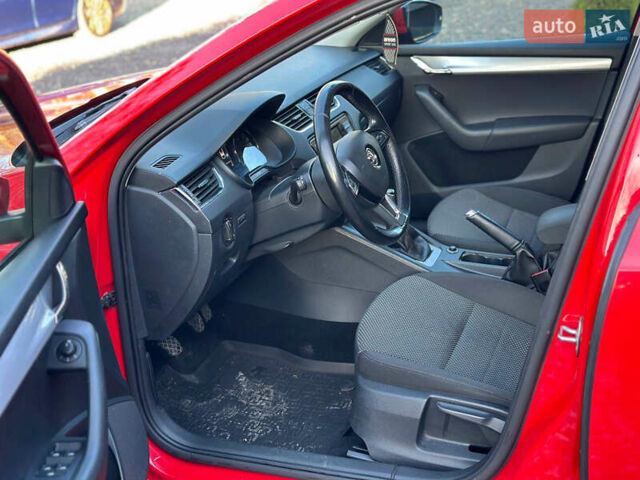 Красный Шкода Октавия, объемом двигателя 1.4 л и пробегом 213 тыс. км за 6800 $, фото 6 на Automoto.ua