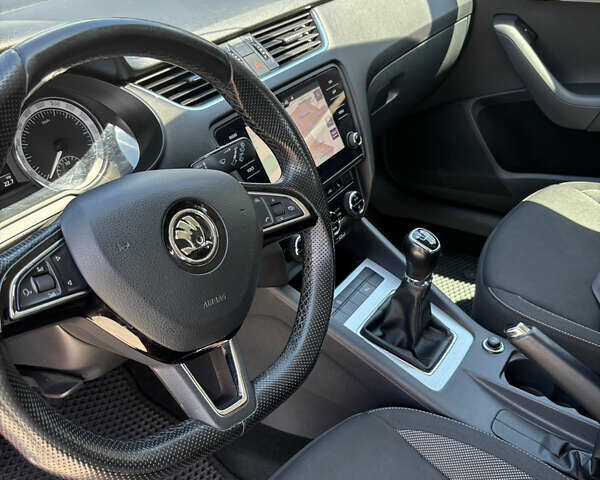 Красный Шкода Октавия, объемом двигателя 1.4 л и пробегом 183 тыс. км за 11700 $, фото 17 на Automoto.ua