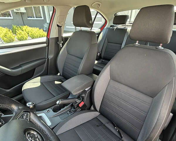 Красный Шкода Октавия, объемом двигателя 1.4 л и пробегом 183 тыс. км за 11700 $, фото 19 на Automoto.ua