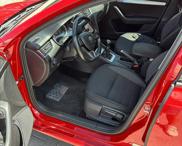 Красный Шкода Октавия, объемом двигателя 1.4 л и пробегом 183 тыс. км за 11700 $, фото 11 на Automoto.ua