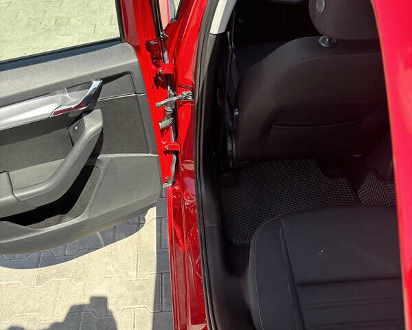 Красный Шкода Октавия, объемом двигателя 1.4 л и пробегом 183 тыс. км за 11700 $, фото 9 на Automoto.ua