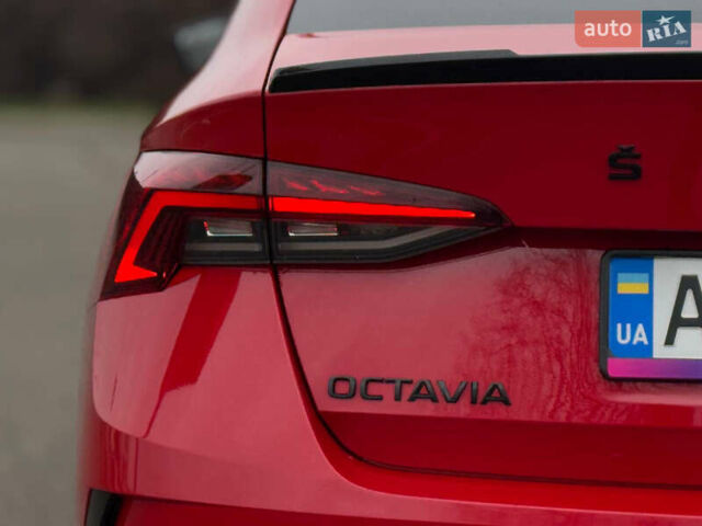 Красный Шкода Октавия, объемом двигателя 1.97 л и пробегом 140 тыс. км за 29999 $, фото 2 на Automoto.ua
