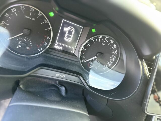 Шкода Октавія, об'ємом двигуна 2 л та пробігом 245 тис. км за 6700 $, фото 7 на Automoto.ua