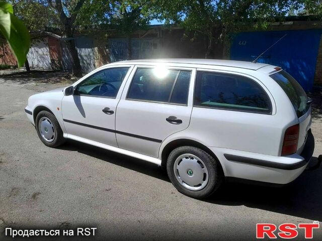 Шкода Октавия, объемом двигателя 1.6 л и пробегом 320 тыс. км за 3650 $, фото 2 на Automoto.ua