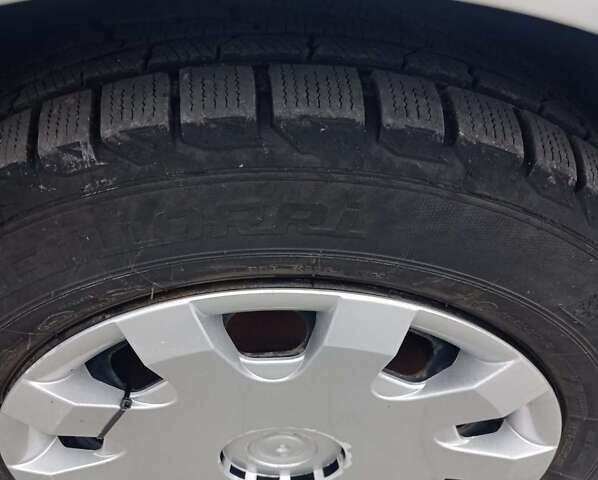 Шкода Октавия 2002 в Бершаде на Automoto.ua Шкода Октавия, объемом двигателя 1.62 л и пробегом 285 тыс. км за 4100 $, фото 2 на Automoto.ua